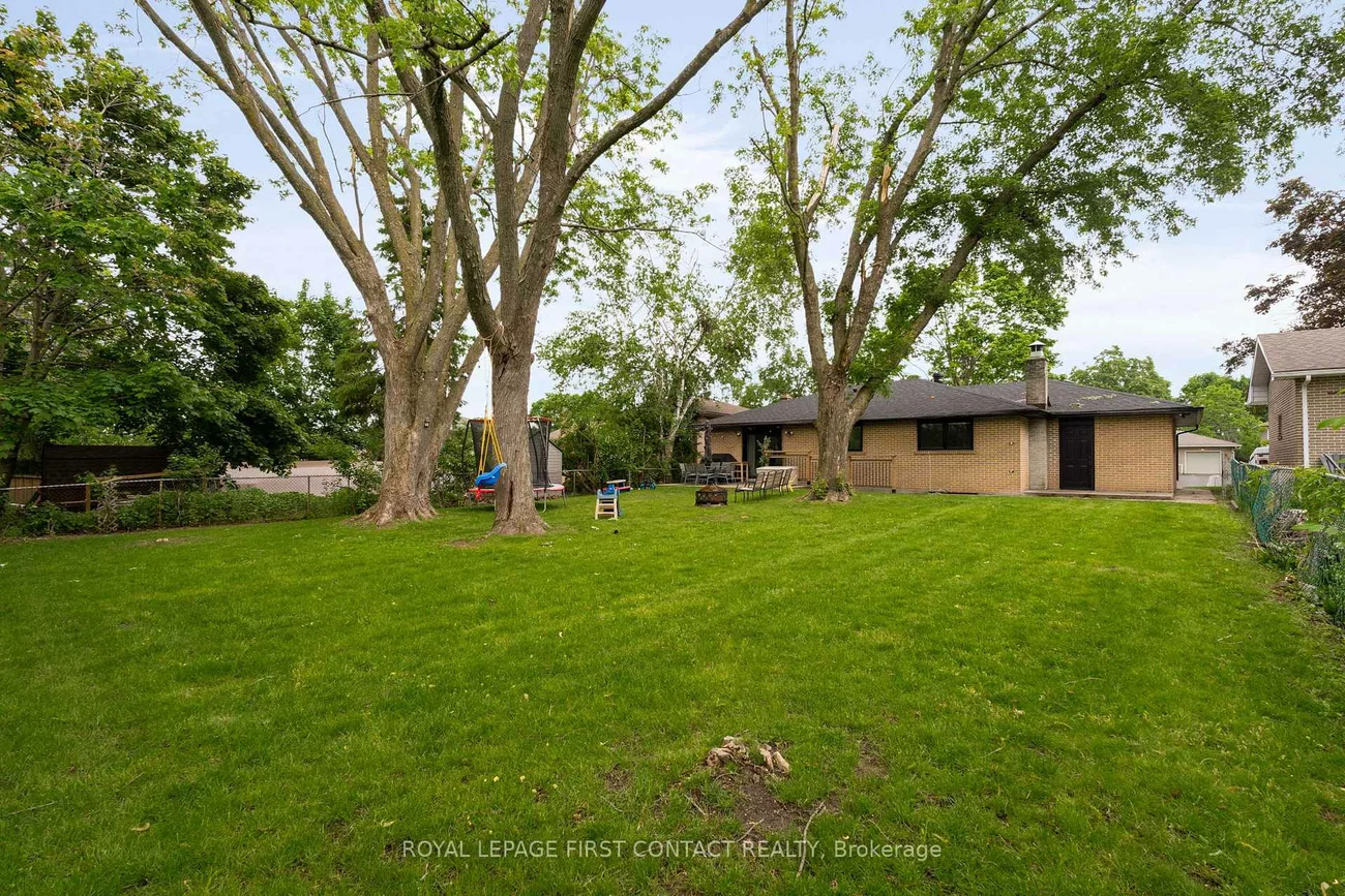 26, Ottaway, Wellington, Barrie