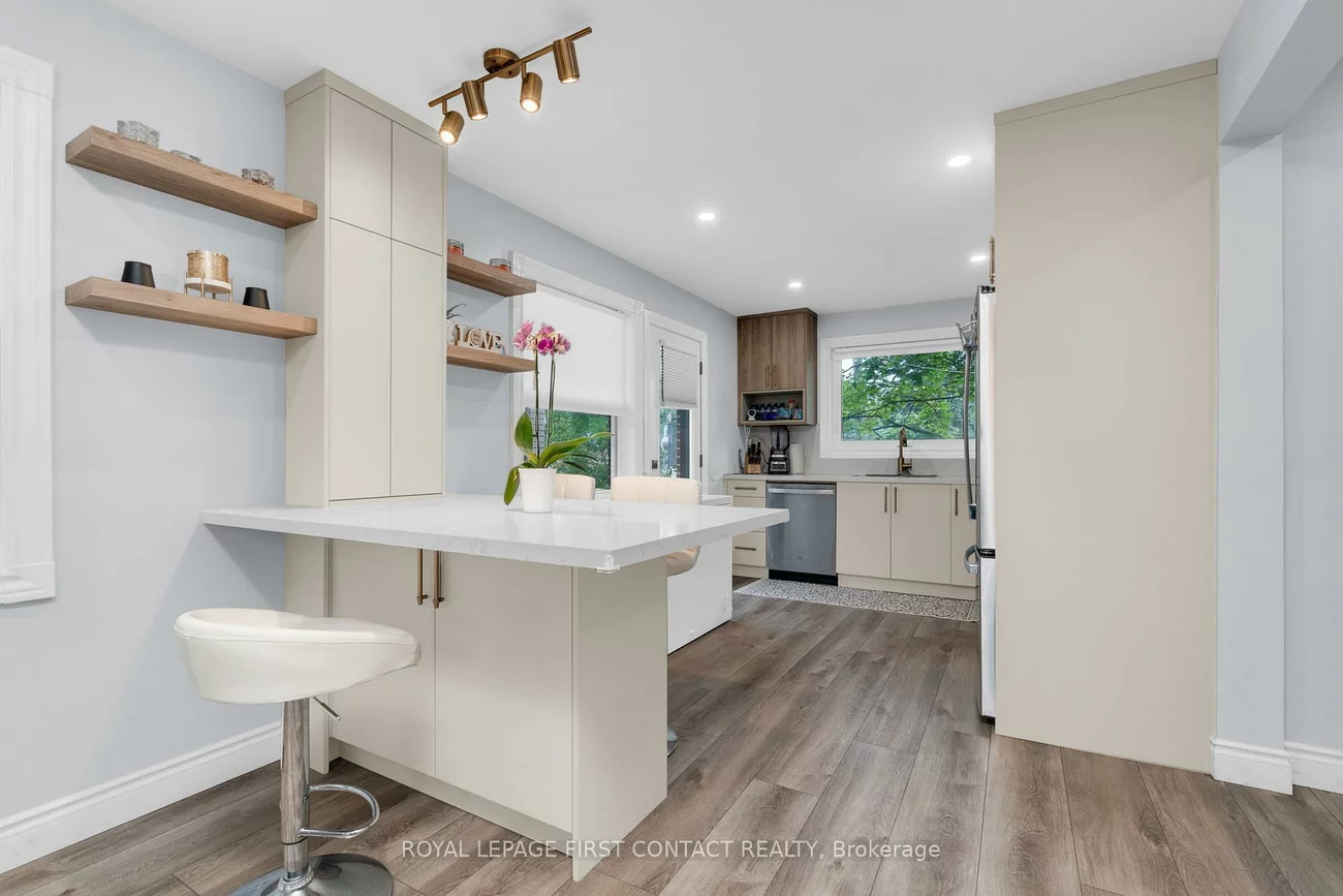 26, Ottaway, Wellington, Barrie