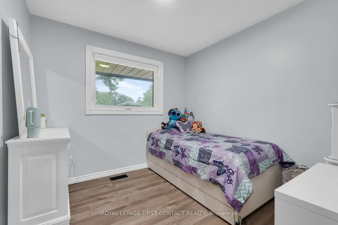 26, Ottaway, Wellington, Barrie