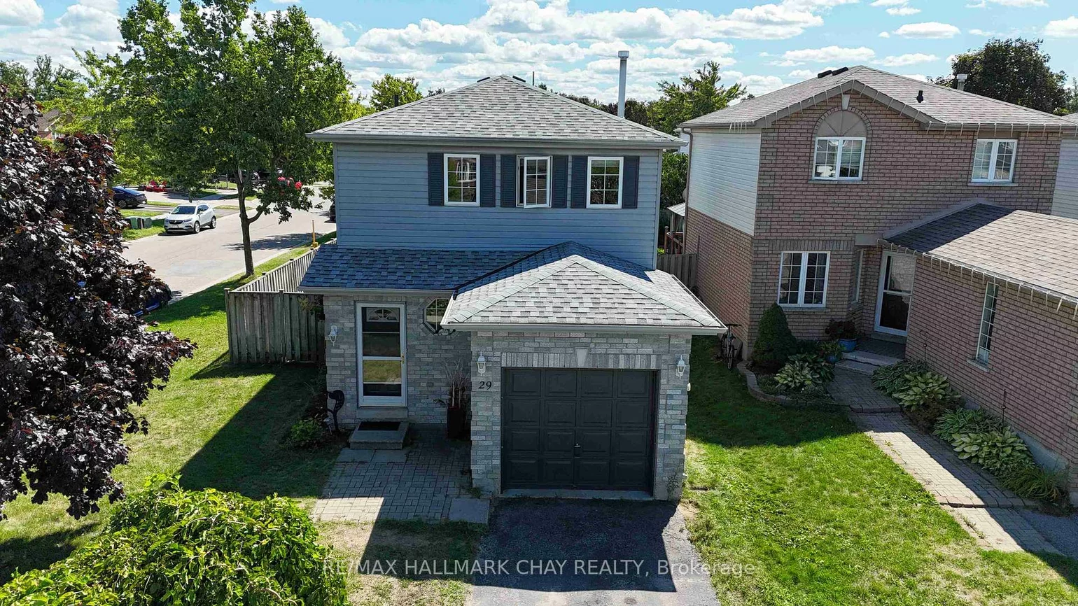29, Charleson, Holly, Barrie