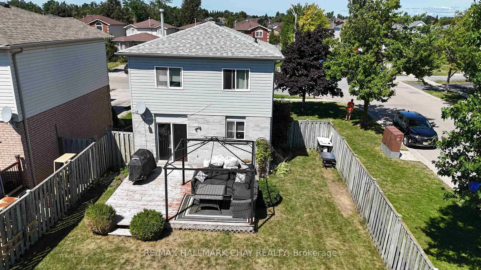 29, Charleson, Holly, Barrie