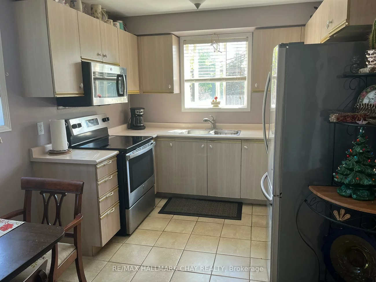 29, Charleson, Holly, Barrie