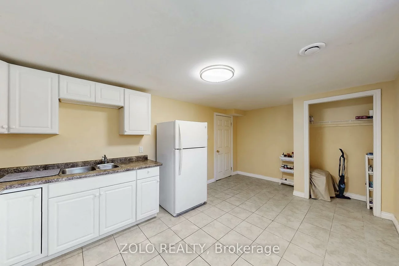 148, Marsellus, Holly, Barrie