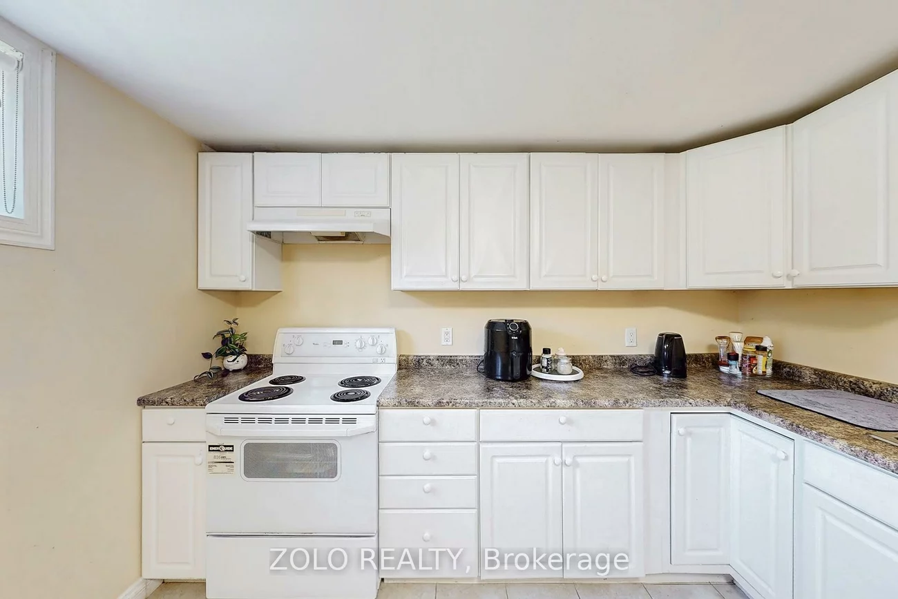 148, Marsellus, Holly, Barrie