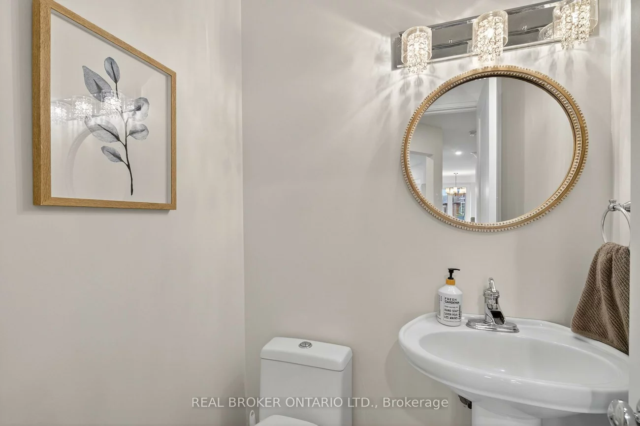 37, Macmillan, Painswick North, Barrie