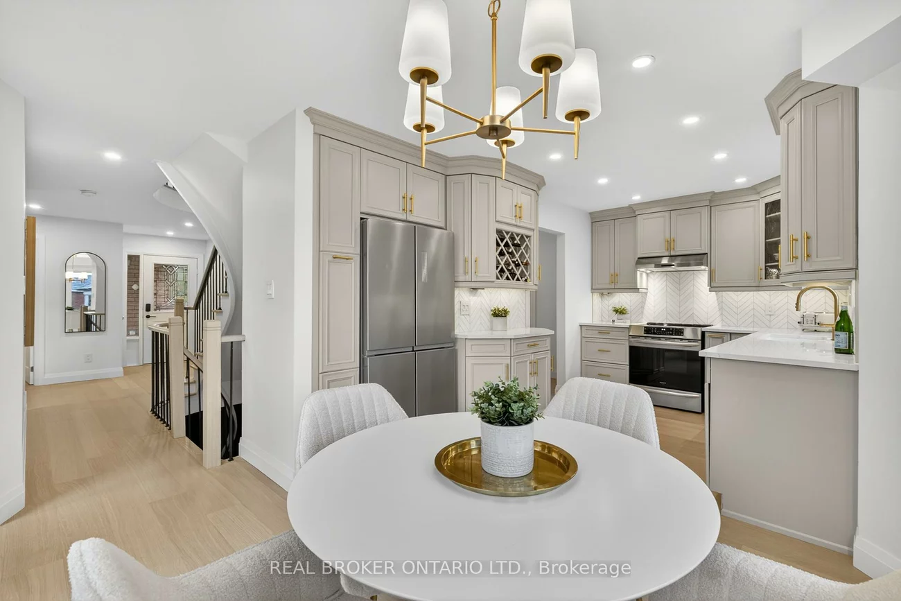 37, Macmillan, Painswick North, Barrie