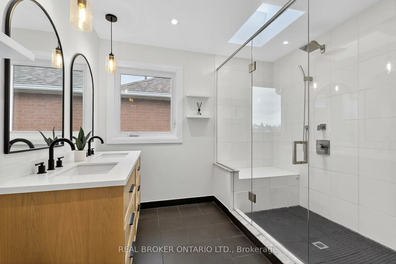 37, Macmillan, Painswick North, Barrie