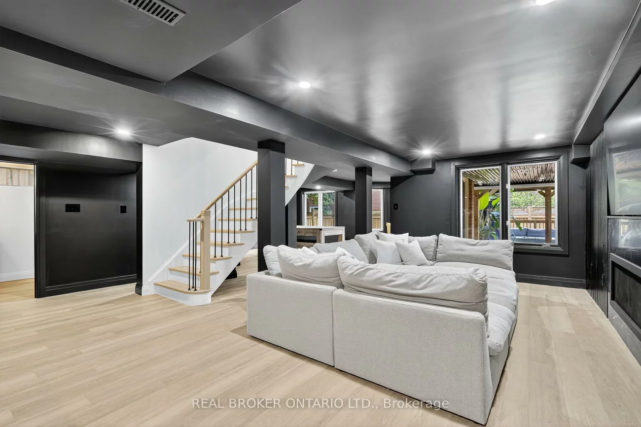 37, Macmillan, Painswick North, Barrie