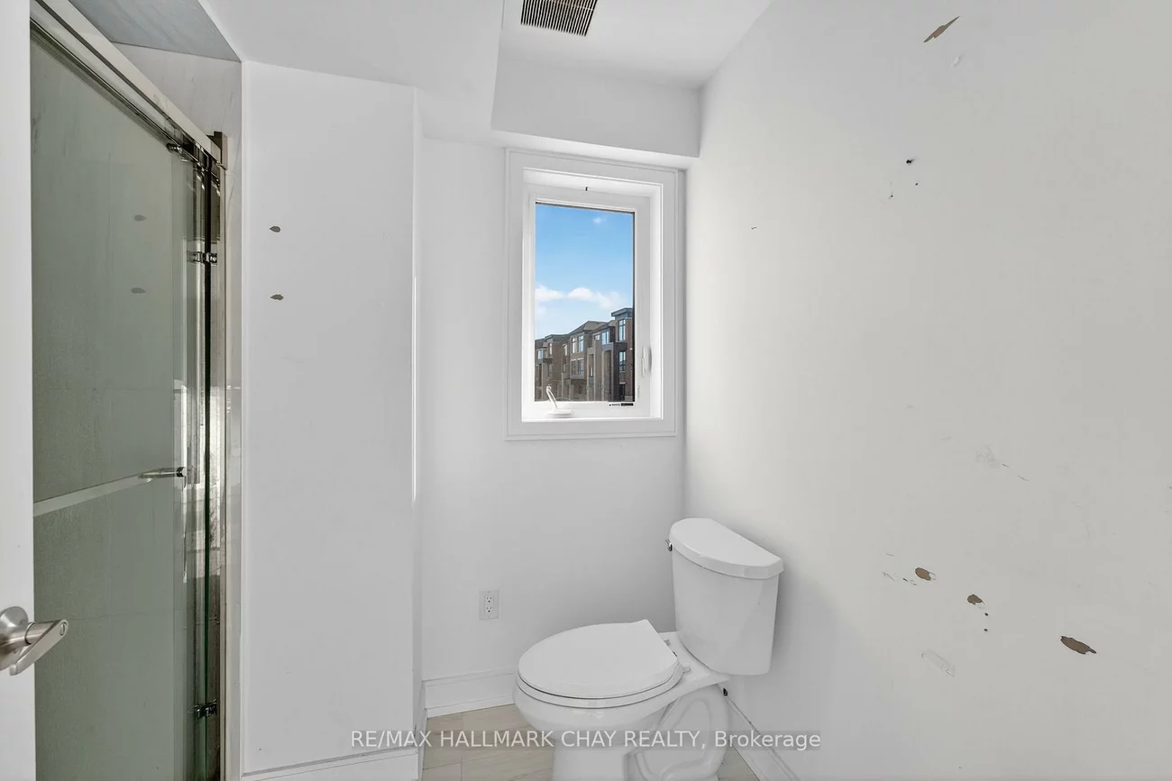 22, Blue Forest, Innis-Shore, Barrie