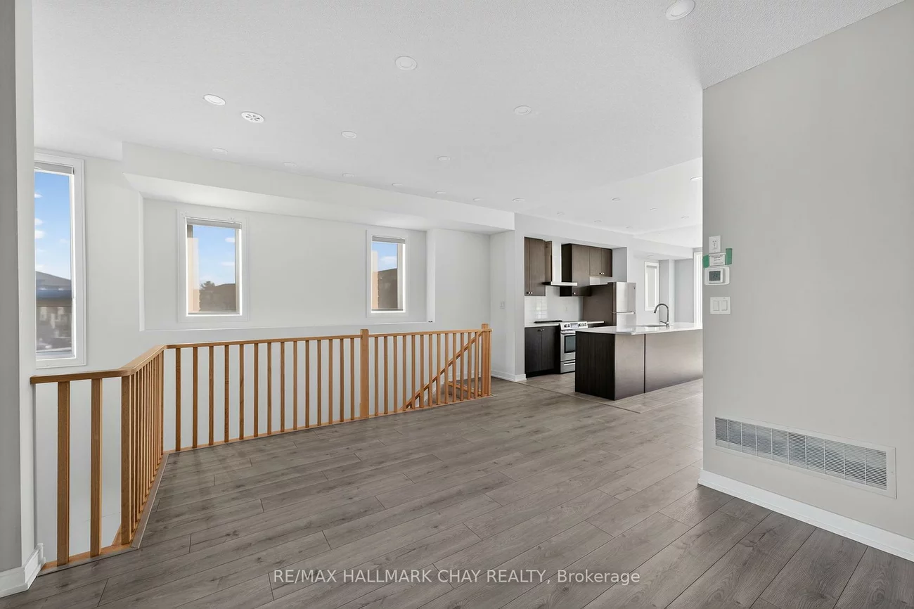 22, Blue Forest, Innis-Shore, Barrie