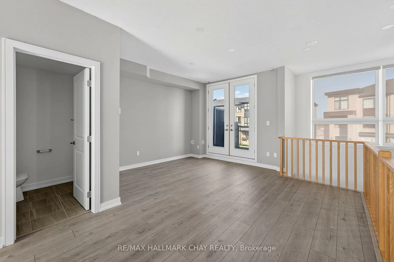 22, Blue Forest, Innis-Shore, Barrie