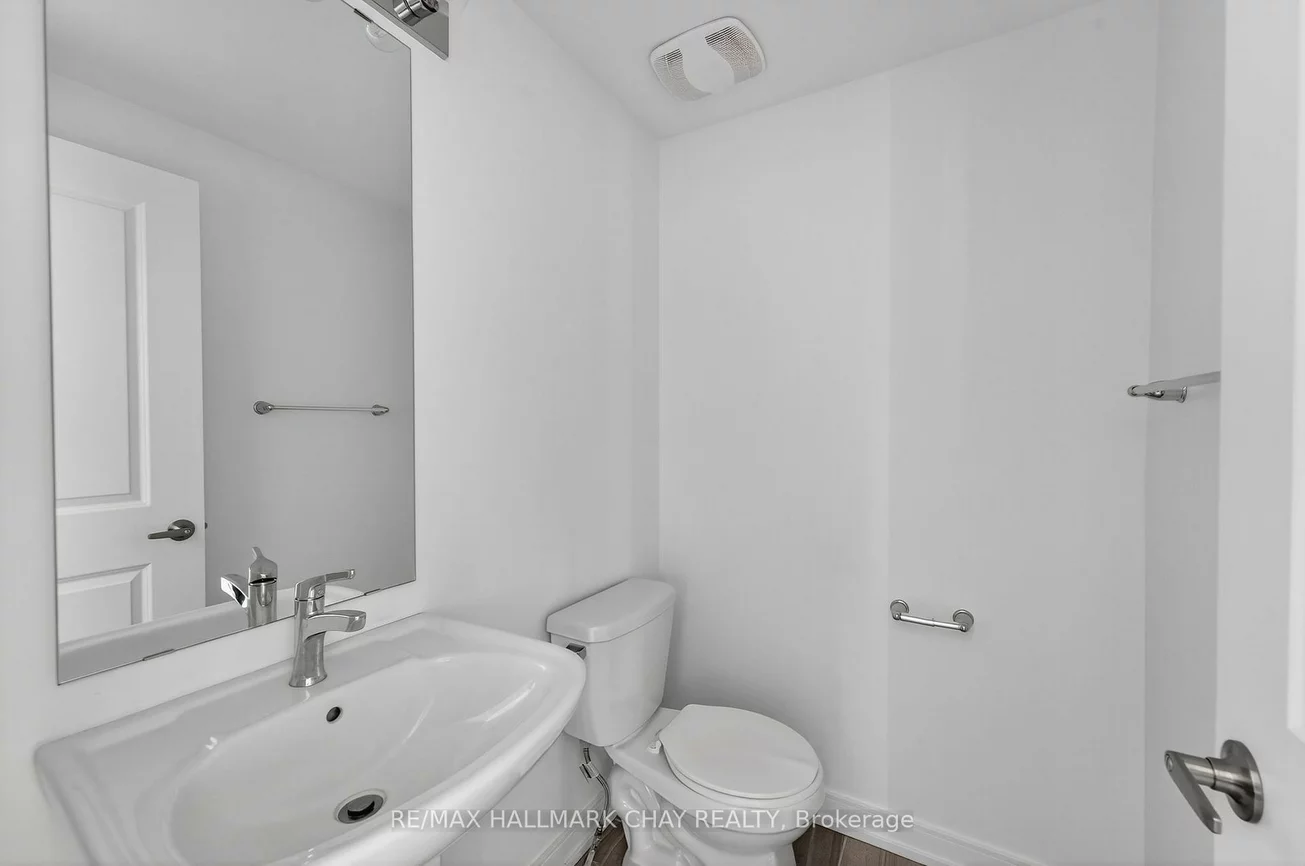 22, Blue Forest, Innis-Shore, Barrie