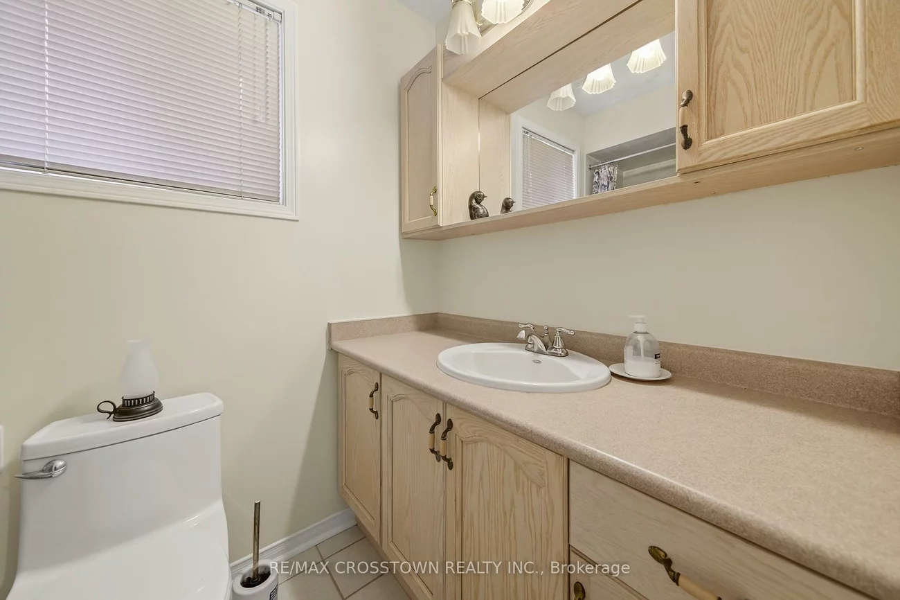 330, Harvie, Holly, Barrie