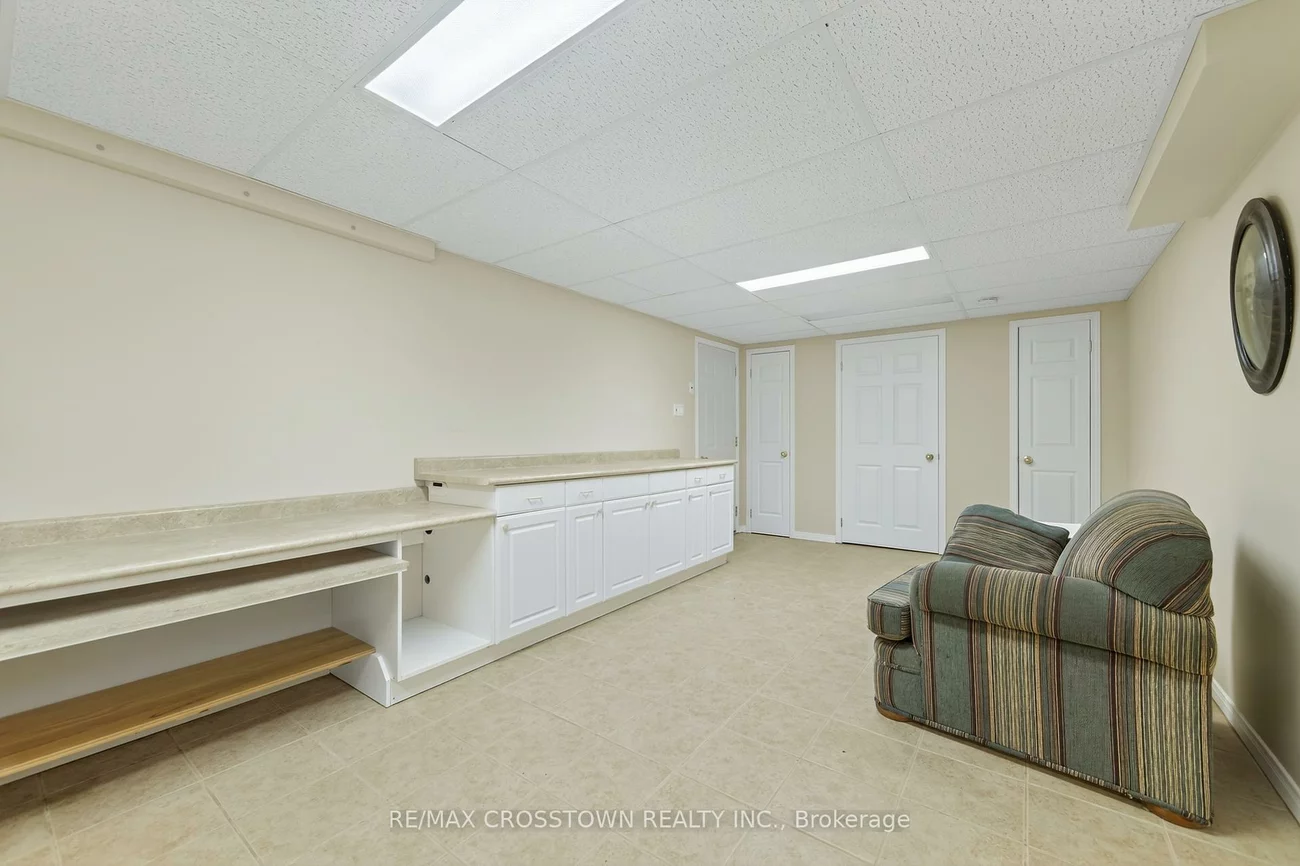 330, Harvie, Holly, Barrie