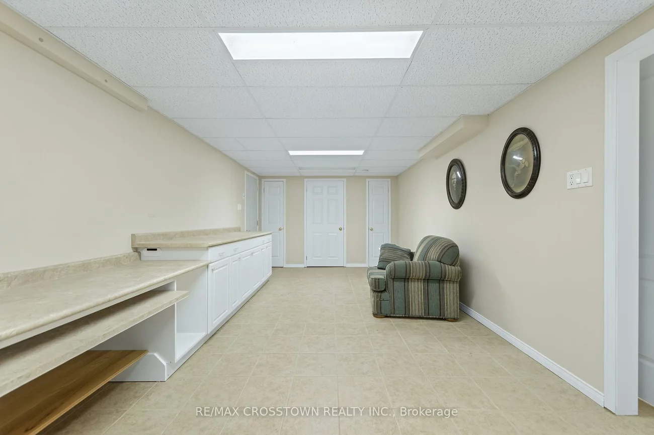 330, Harvie, Holly, Barrie