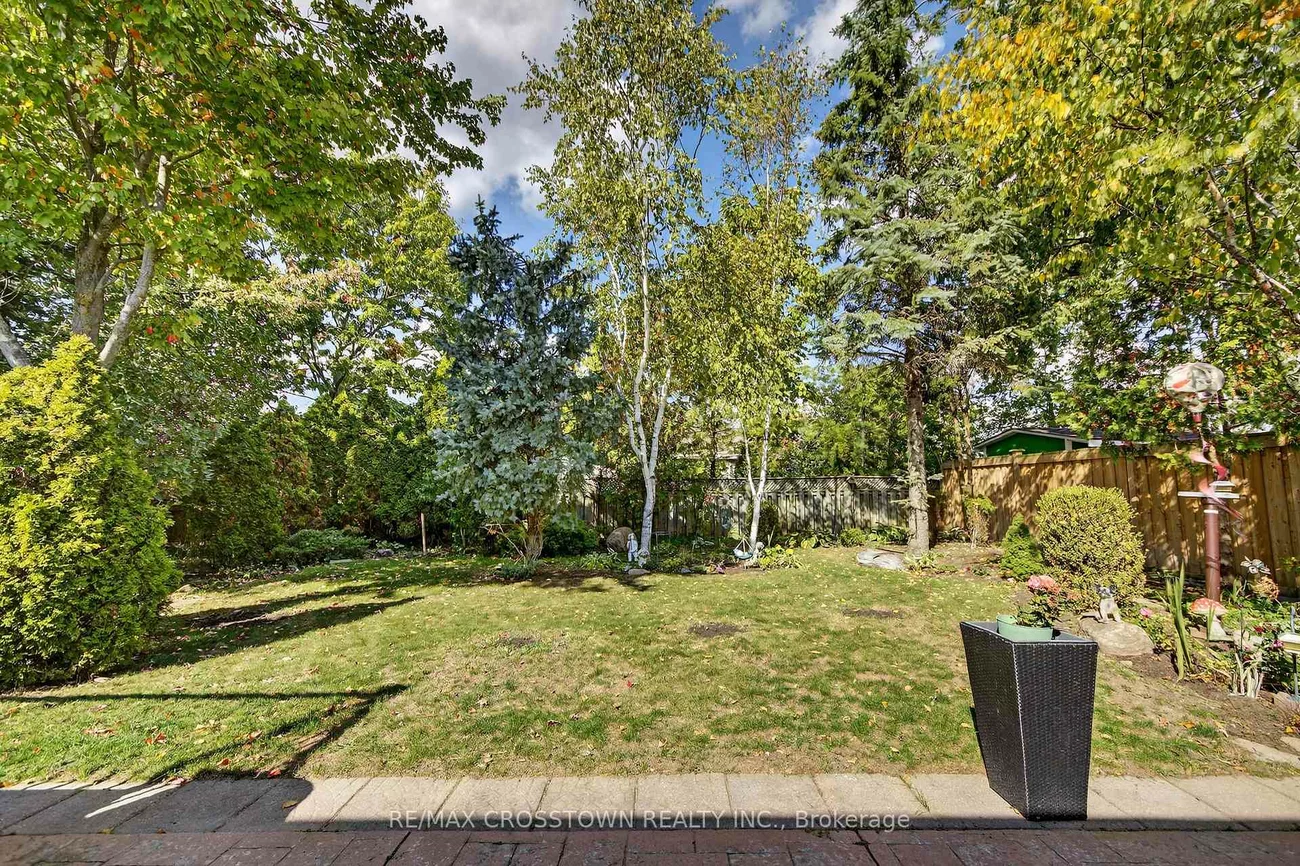 330, Harvie, Holly, Barrie