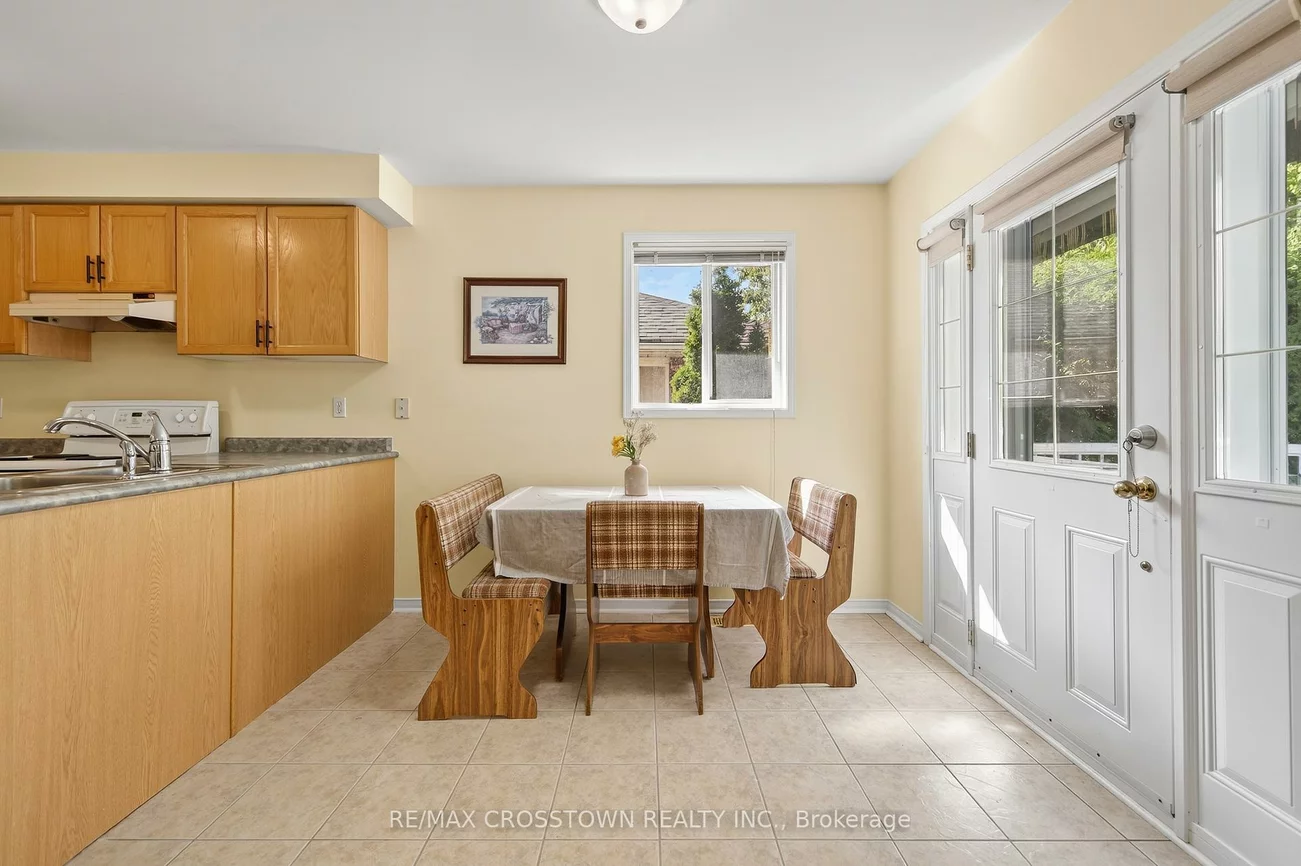 330, Harvie, Holly, Barrie