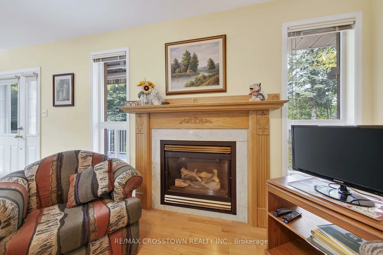 330, Harvie, Holly, Barrie