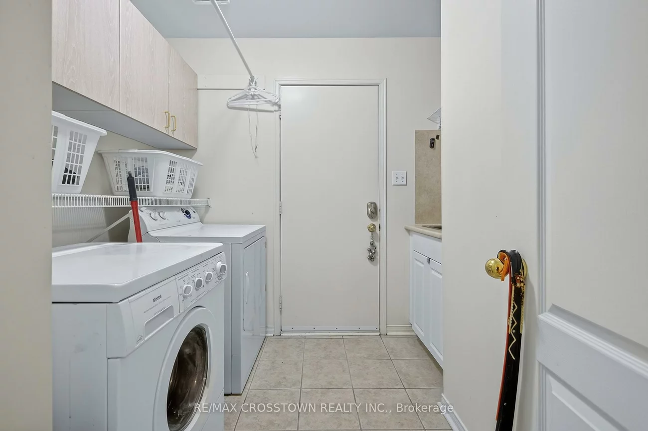 330, Harvie, Holly, Barrie