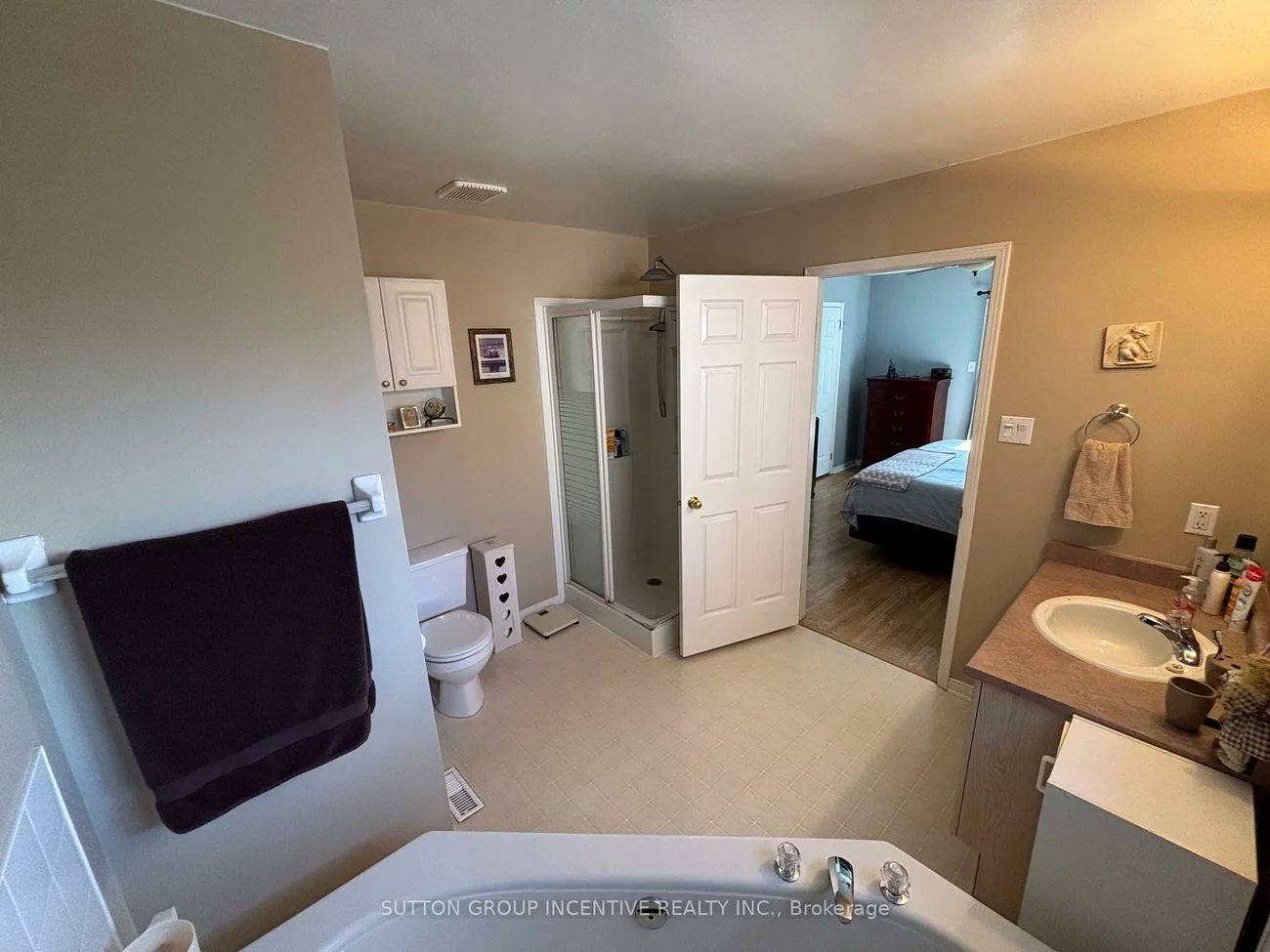 49, Felt, Bayshore, Barrie