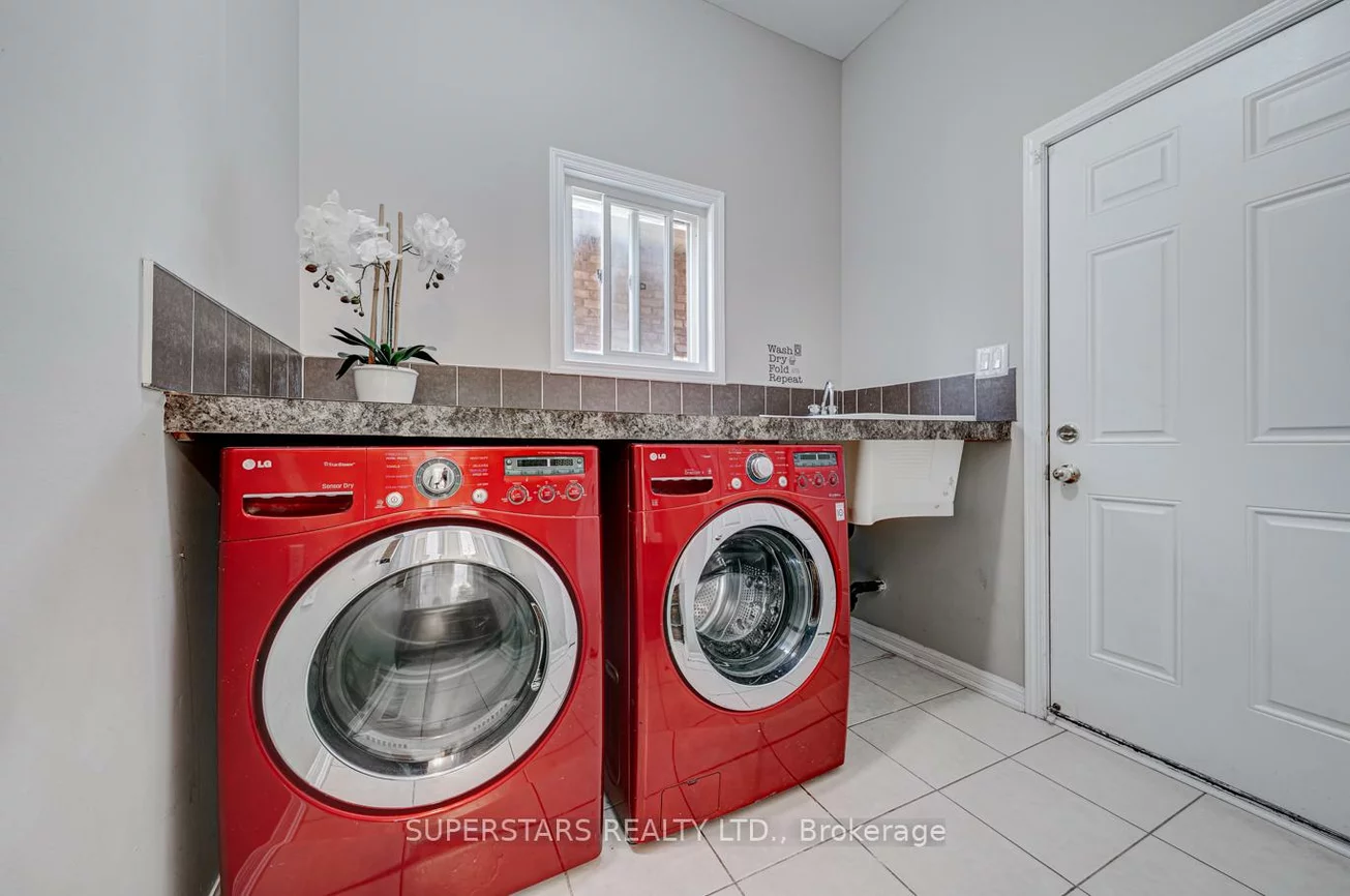 46, Majesty, Innis-Shore, Barrie