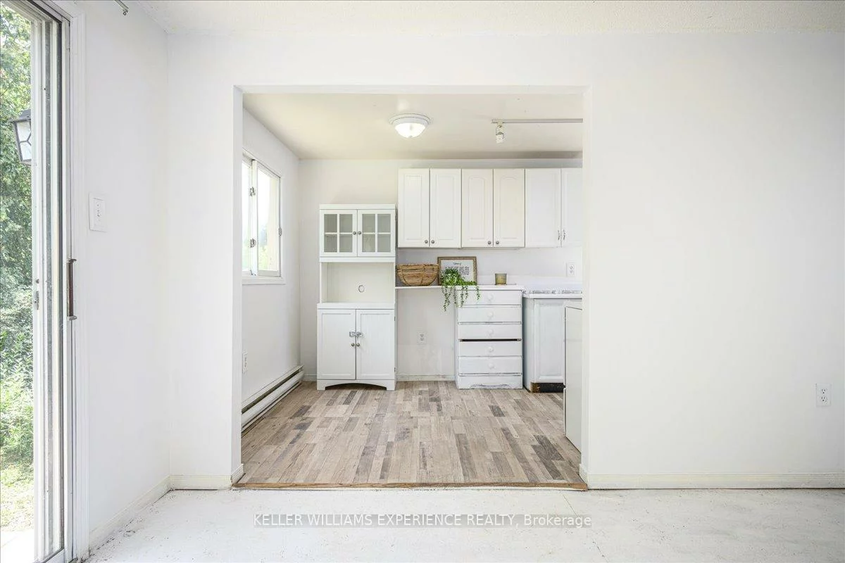 49, Laurie, Wellington, Barrie