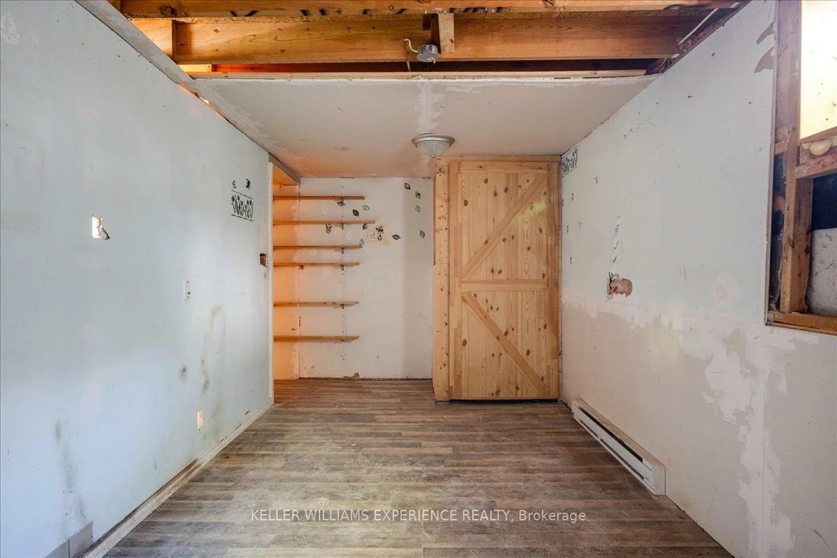 49, Laurie, Wellington, Barrie