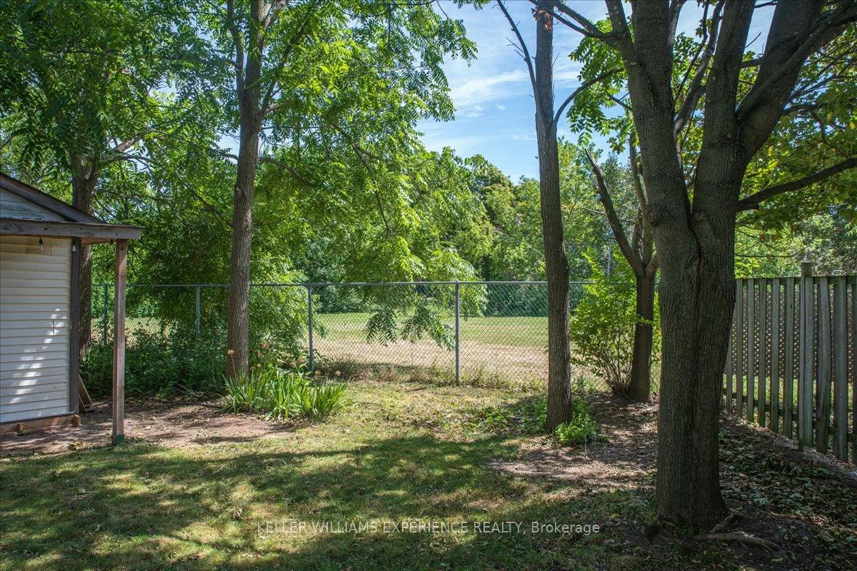 49, Laurie, Wellington, Barrie