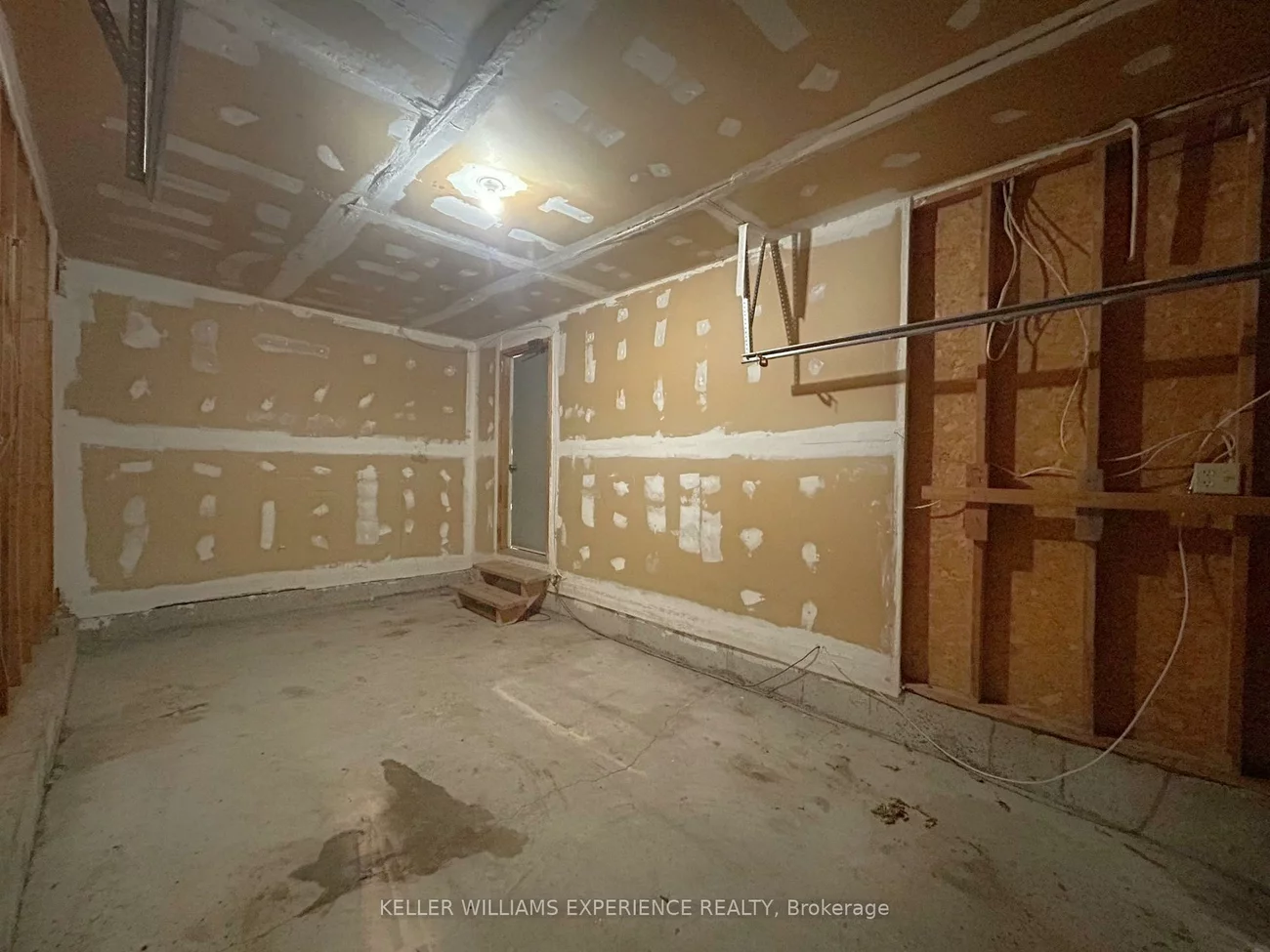 49, Laurie, Wellington, Barrie