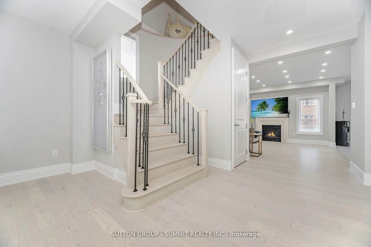 16, Westminster, Innis-Shore, Barrie