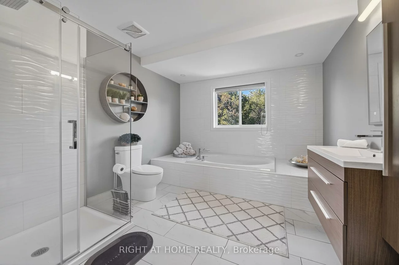 72, BIRKHALL, Innis-Shore, Barrie