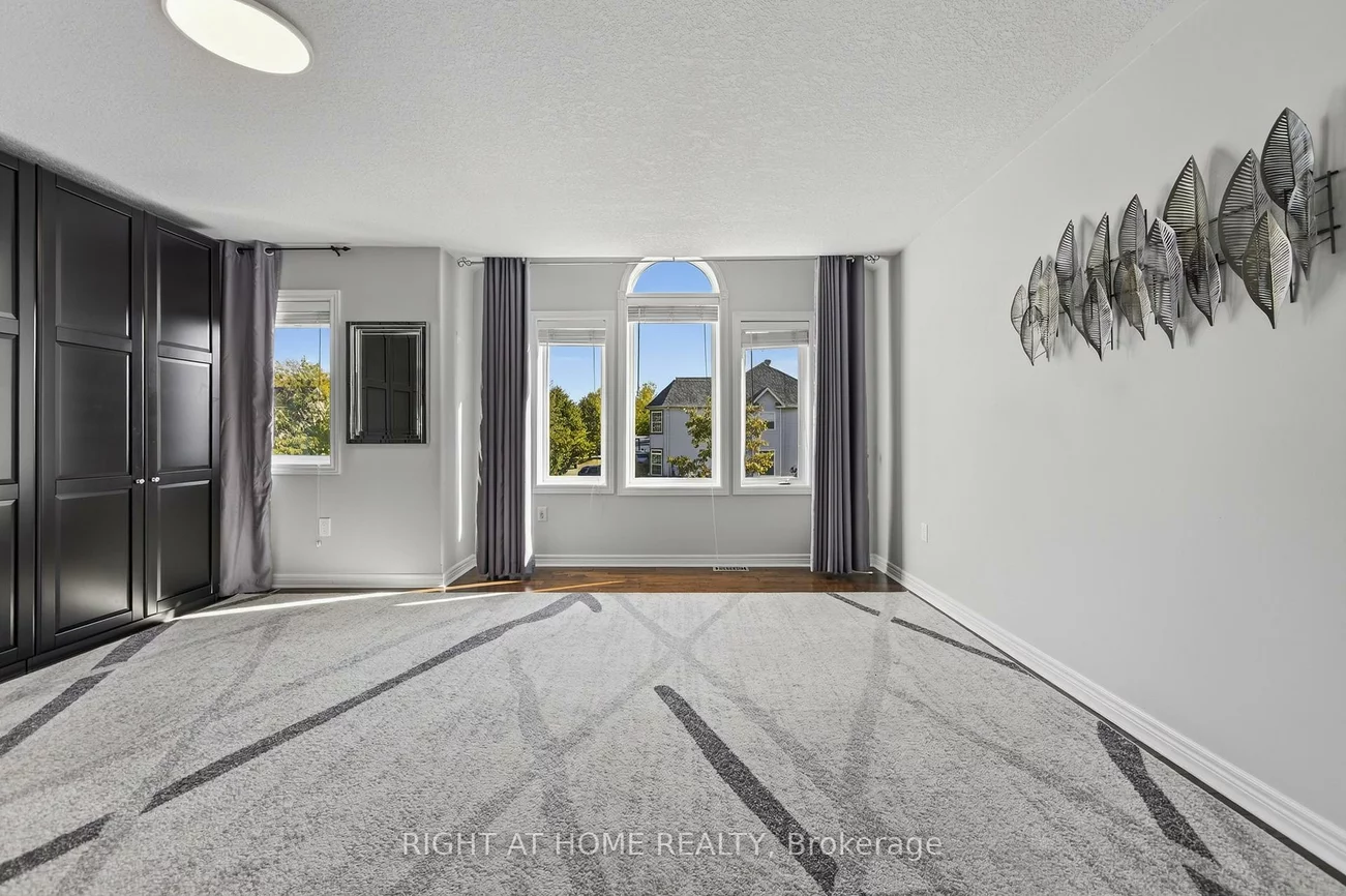 72, BIRKHALL, Innis-Shore, Barrie