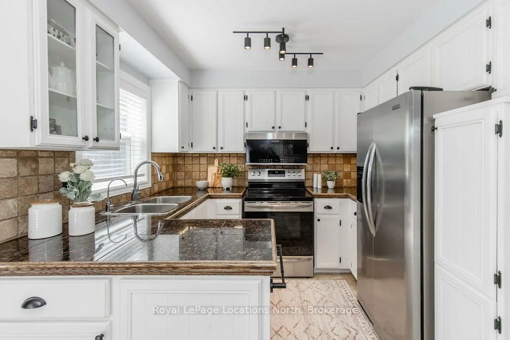 10, BARWICK, West Bayfield, Barrie