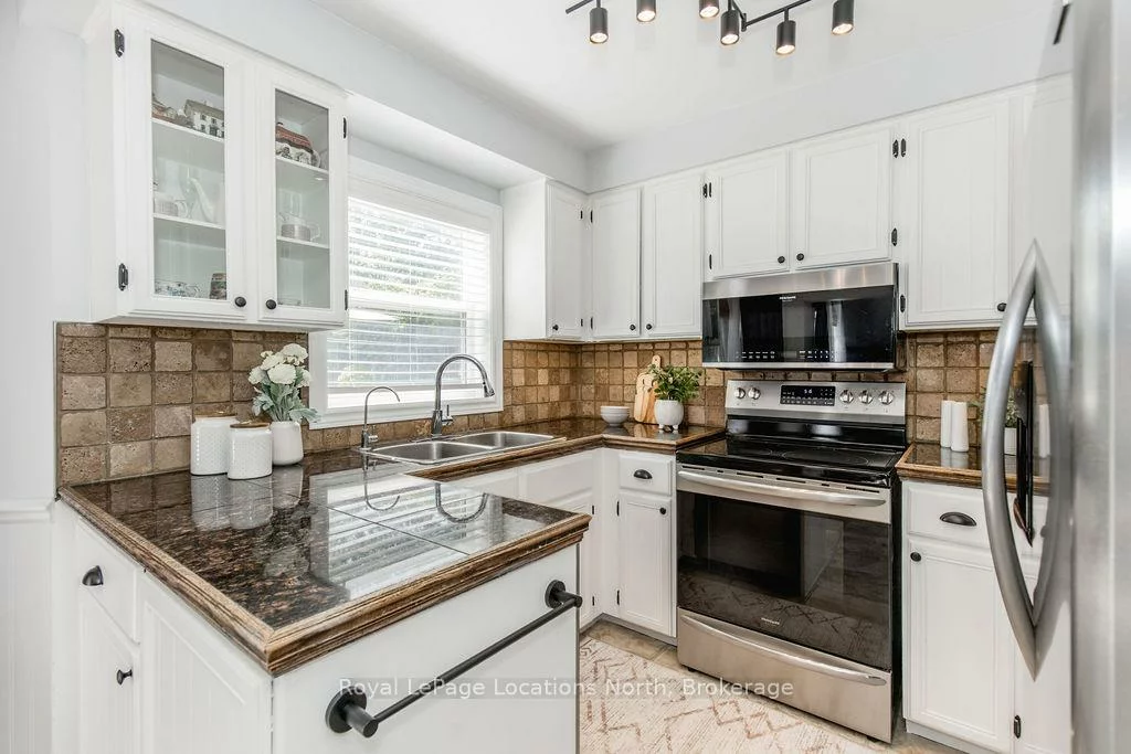 10, BARWICK, West Bayfield, Barrie