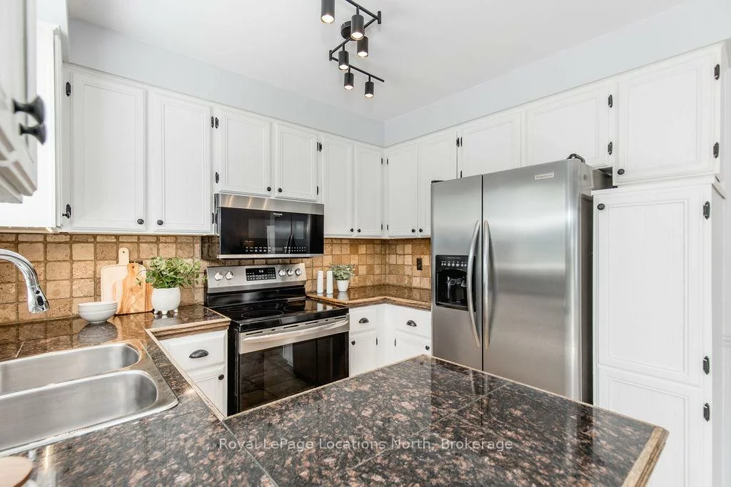 10, BARWICK, West Bayfield, Barrie