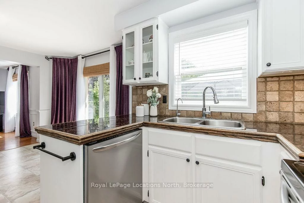 10, BARWICK, West Bayfield, Barrie