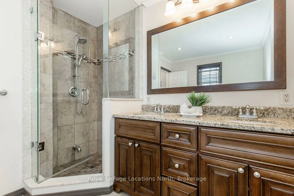 10, BARWICK, West Bayfield, Barrie