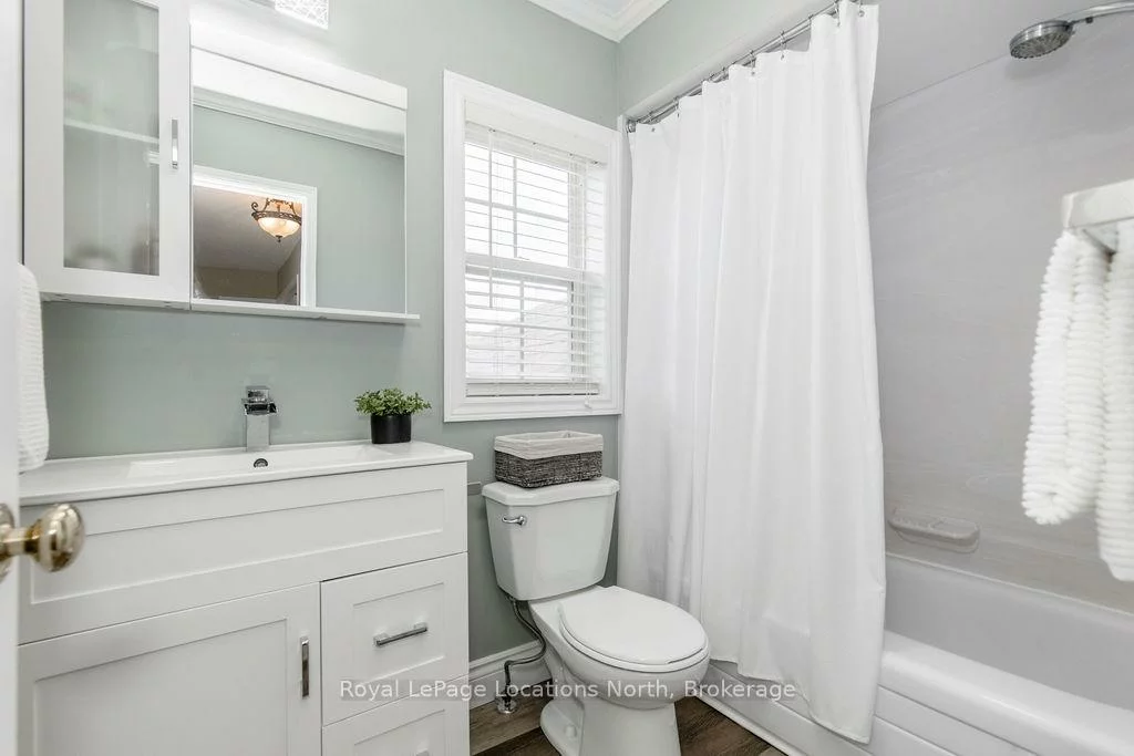 10, BARWICK, West Bayfield, Barrie