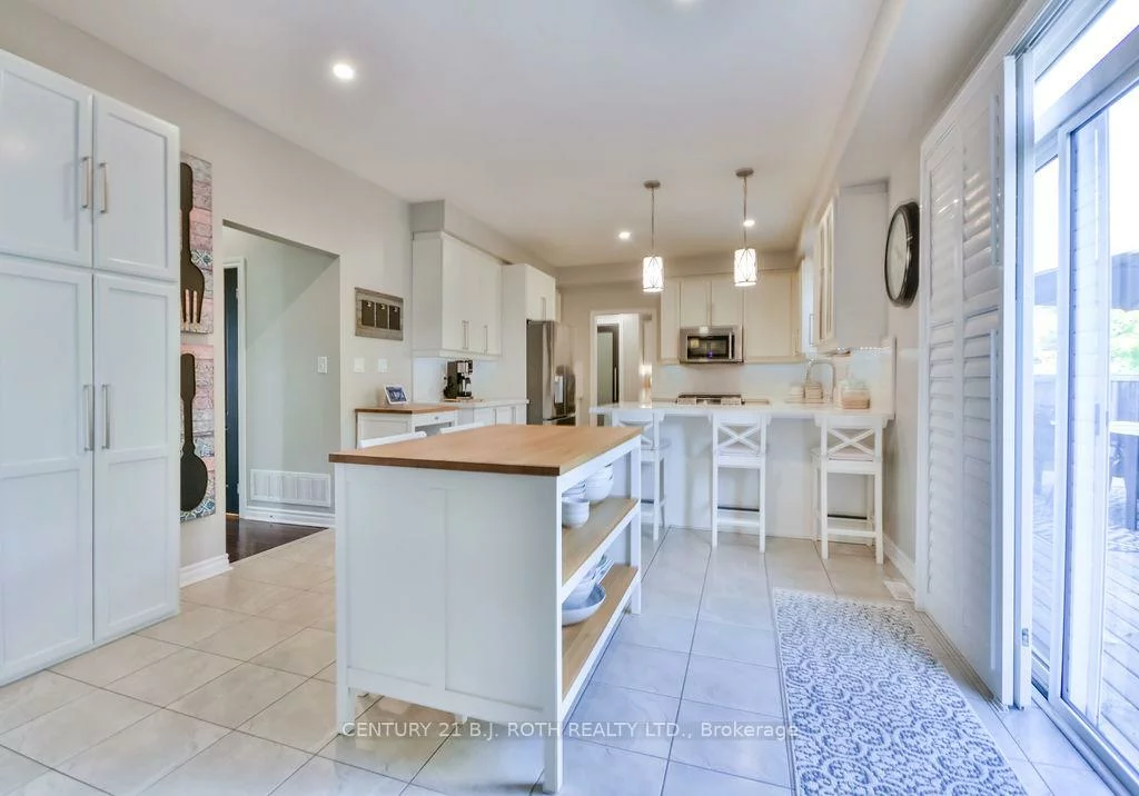 63, The Queensway, Innis-Shore, Barrie