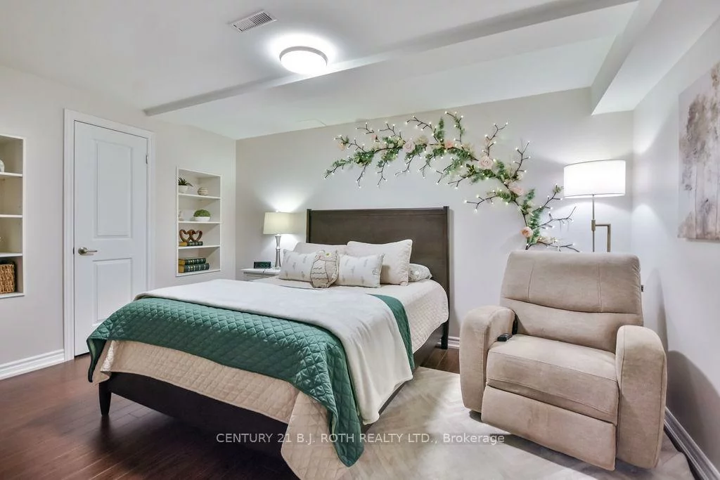 63, The Queensway, Innis-Shore, Barrie