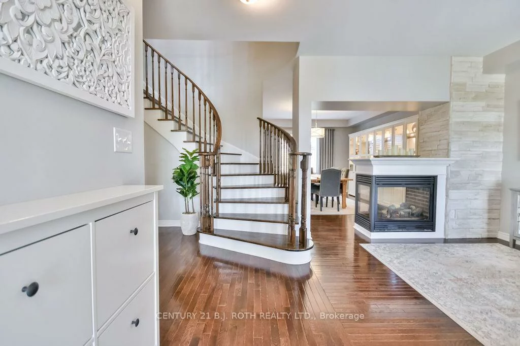 63, The Queensway, Innis-Shore, Barrie