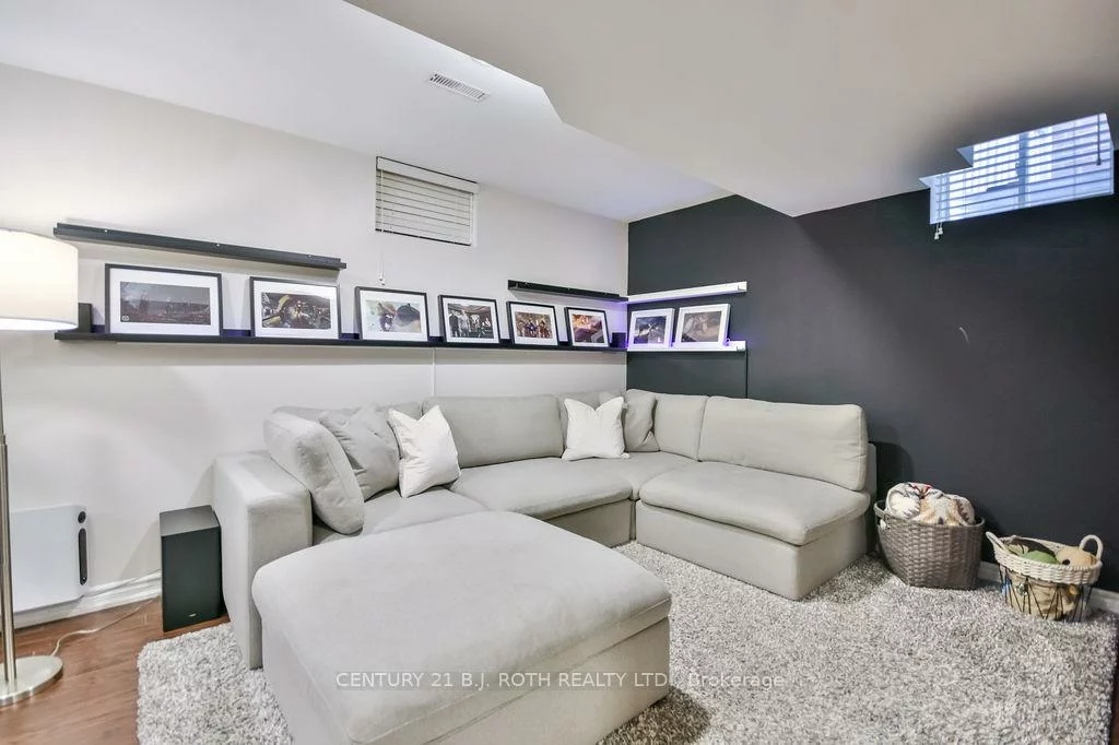 63, The Queensway, Innis-Shore, Barrie