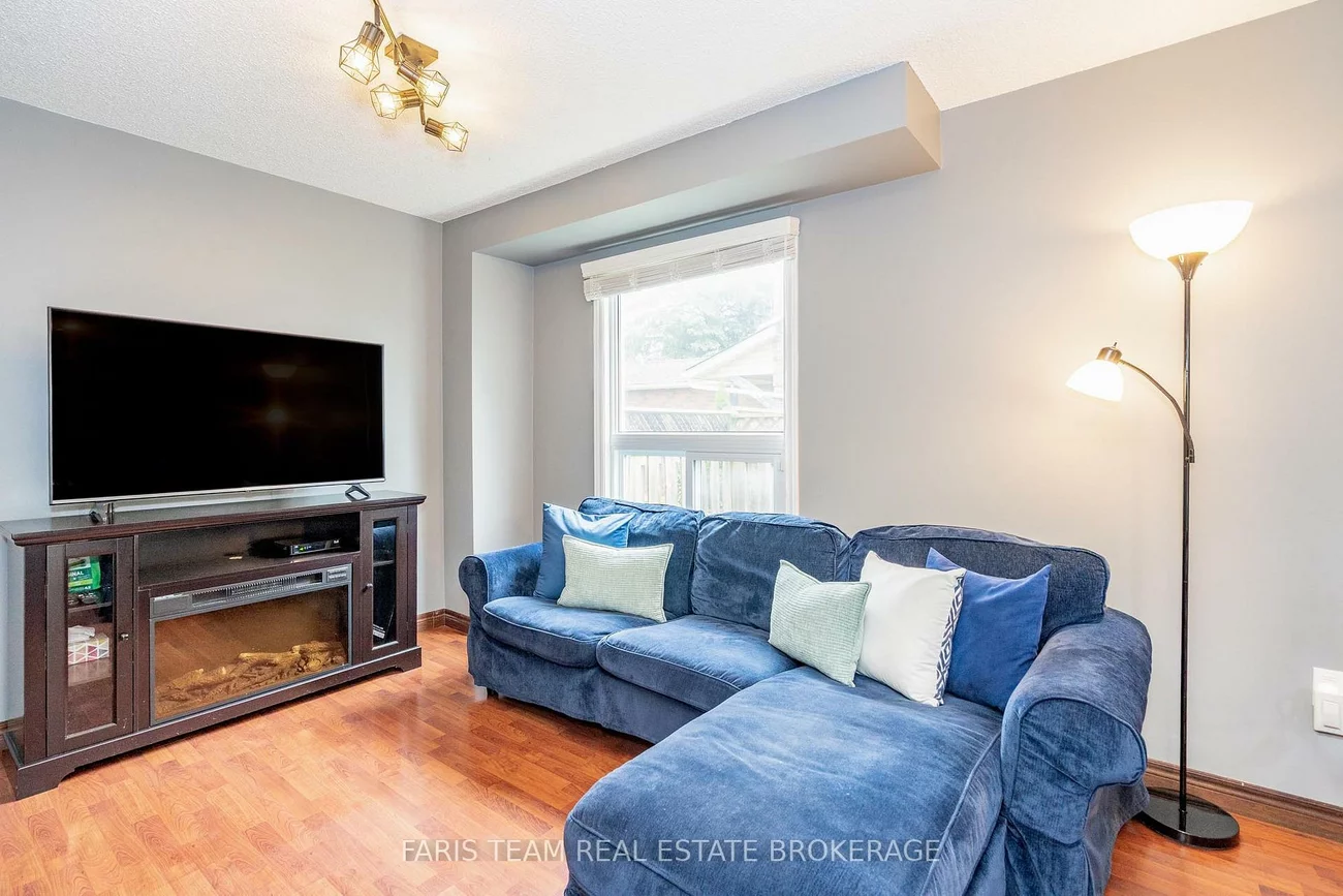 230, Kozlov, West Bayfield, Barrie