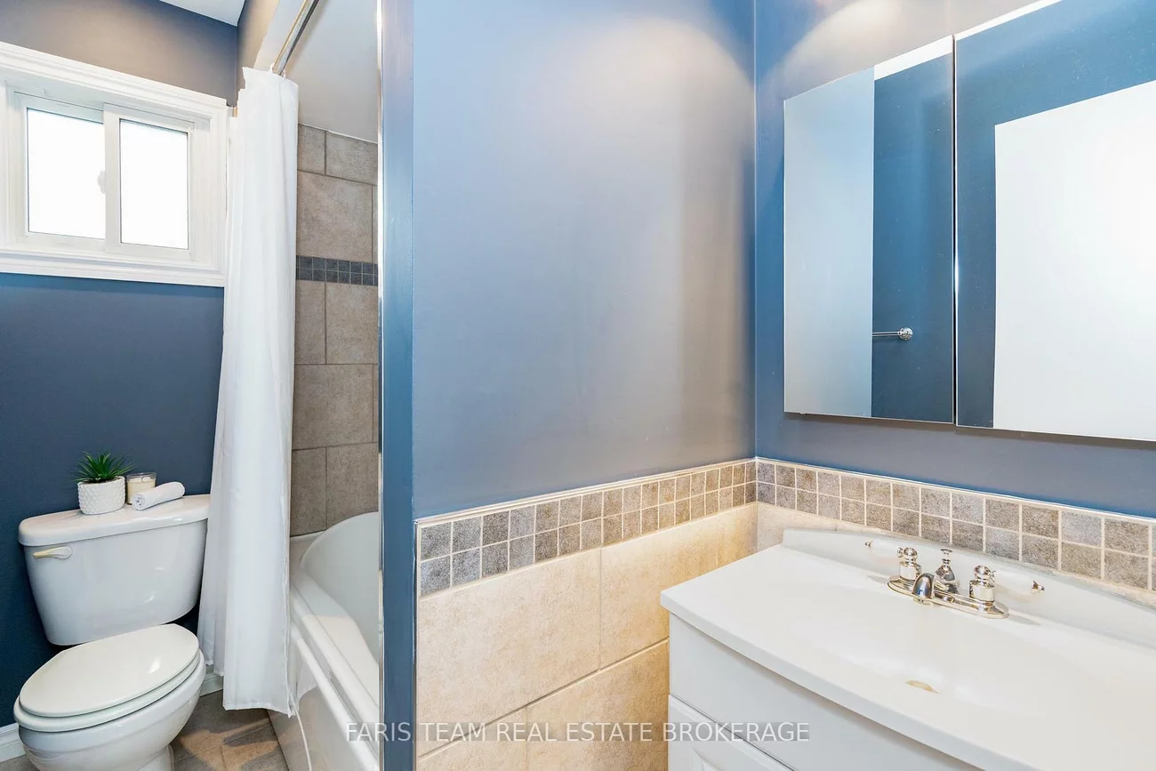 230, Kozlov, West Bayfield, Barrie