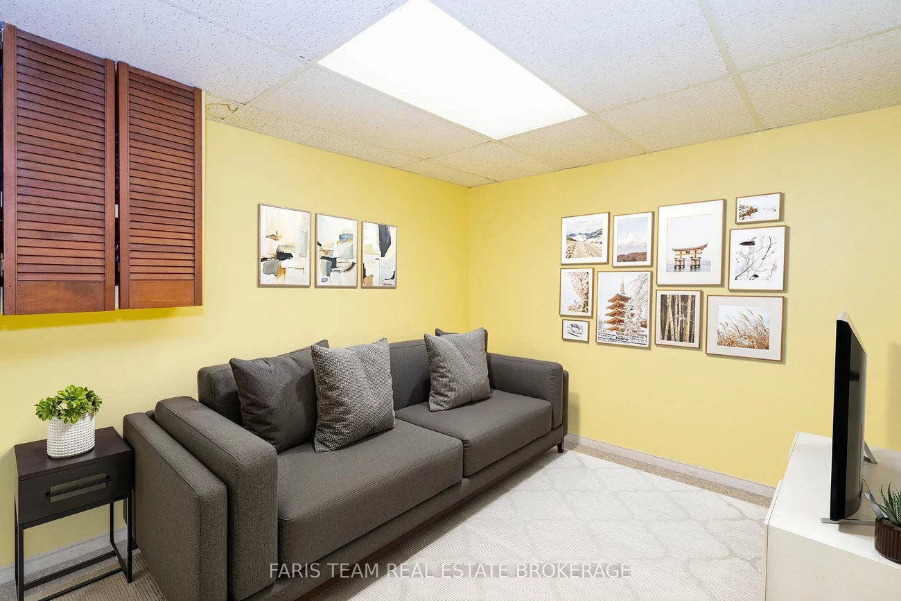 230, Kozlov, West Bayfield, Barrie