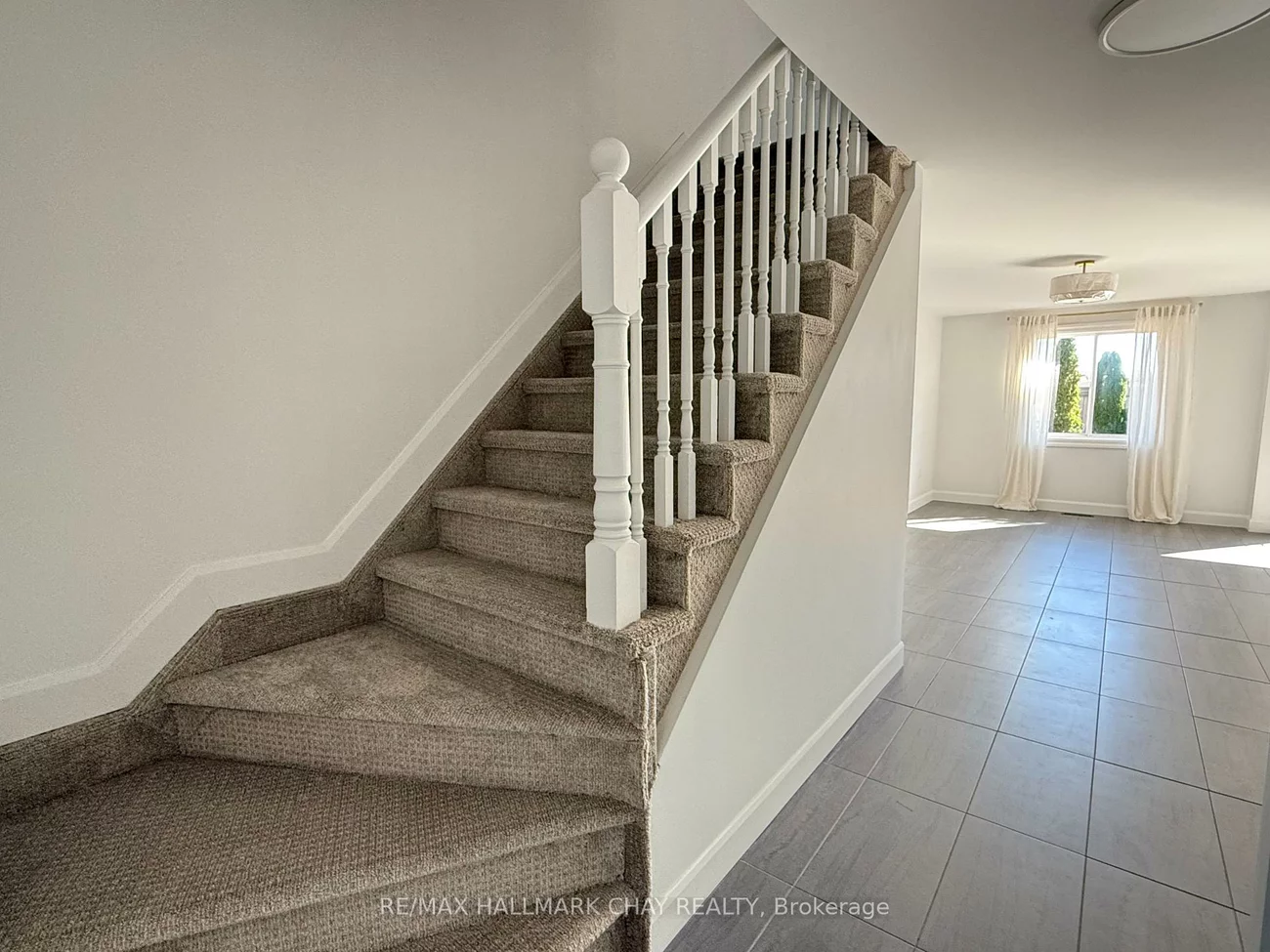 137, Courtney, Painswick South, Barrie