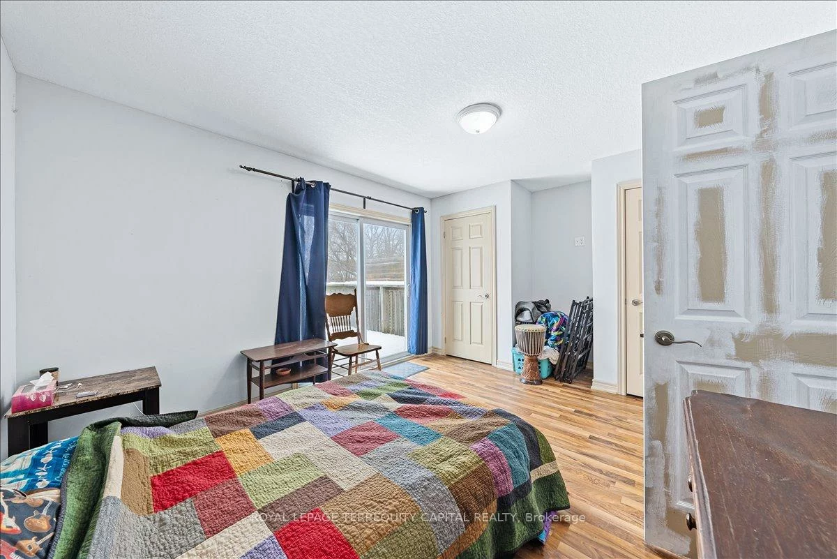 102, Henry, Wellington, Barrie