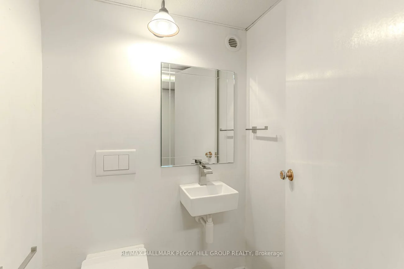 537, Huronia, 400 East, Barrie