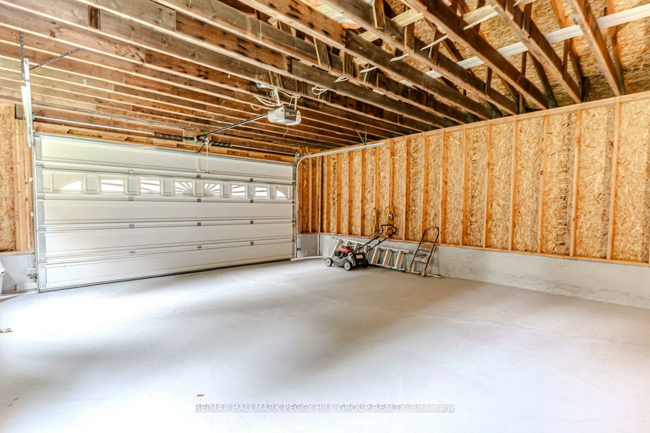 537, Huronia, 400 East, Barrie