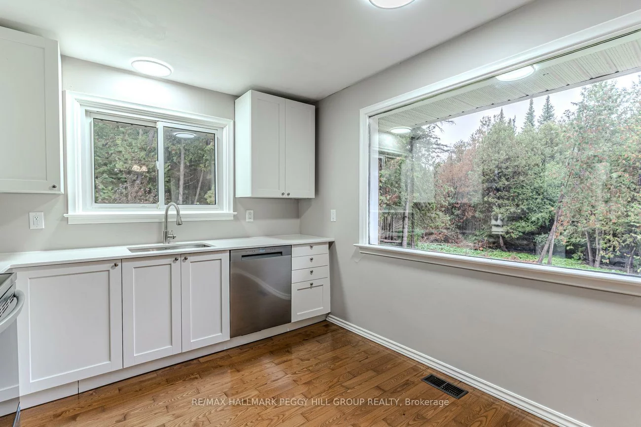 537, Huronia, 400 East, Barrie